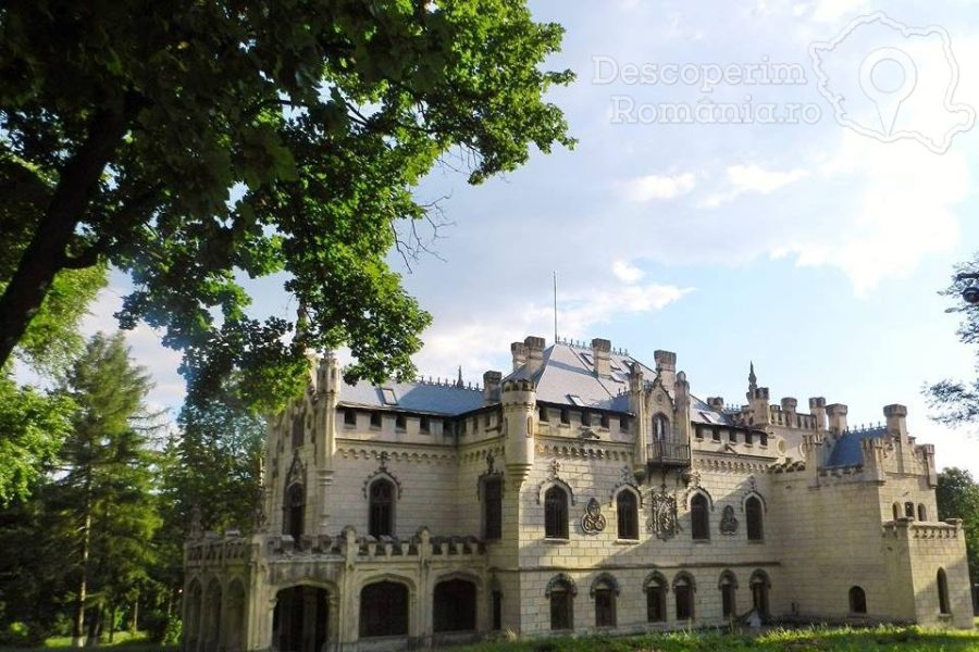 Cazare-la-Castelul-Sturdza-din-Miclauseni-Iasi-Moldova-14-900x600 Cazare la Castelul Sturdza din Miclauseni - Iasi - Moldova (14)
