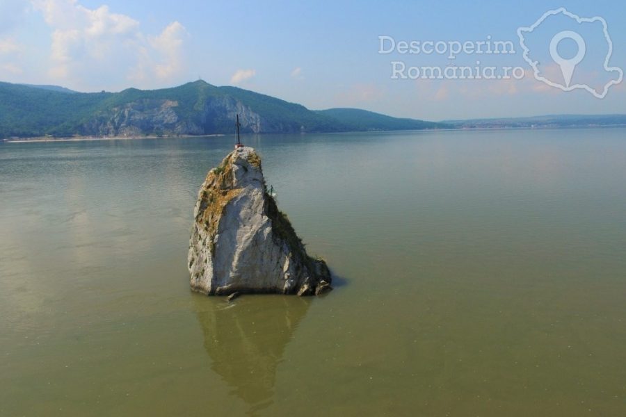 Cazare-la-Pensiunea-Danubio-din-Coronini-Caras-Severin-Cazanele-Bunarii-101-900x600 Cazare la Pensiunea Danubio din Coronini - Caras - Severin - Cazanele Bunarii (101)