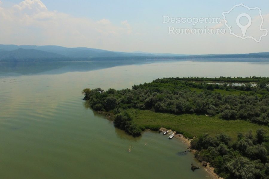 Cazare-la-Pensiunea-Danubio-din-Coronini-Caras-Severin-Cazanele-Bunarii-118-900x600 Cazare la Pensiunea Danubio din Coronini - Caras - Severin - Cazanele Bunarii (118)